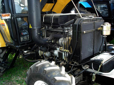 Трактор YTO-404